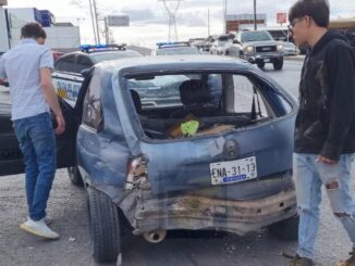 Se registra choque de 3 vehículos en Circuito Universitario