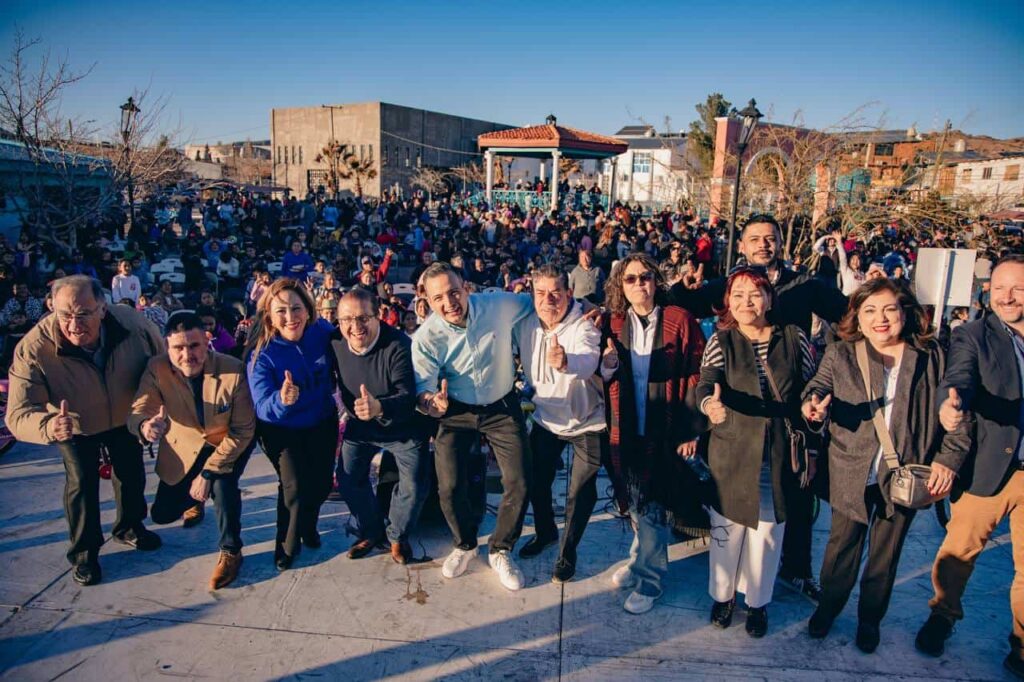 Asiste alcalde Marco Bonilla a verbena popular en la colonia PRI de Parral