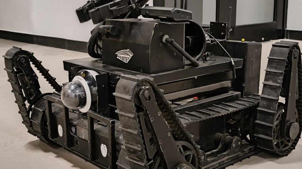 Conoce a robot “Pantera”, usado por policías municipales en operativos especiales