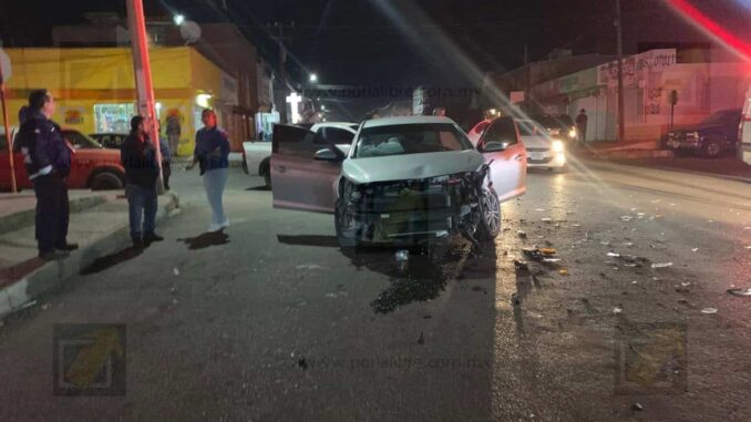 Choque en la colonia Campesina deja cuatro lesionados