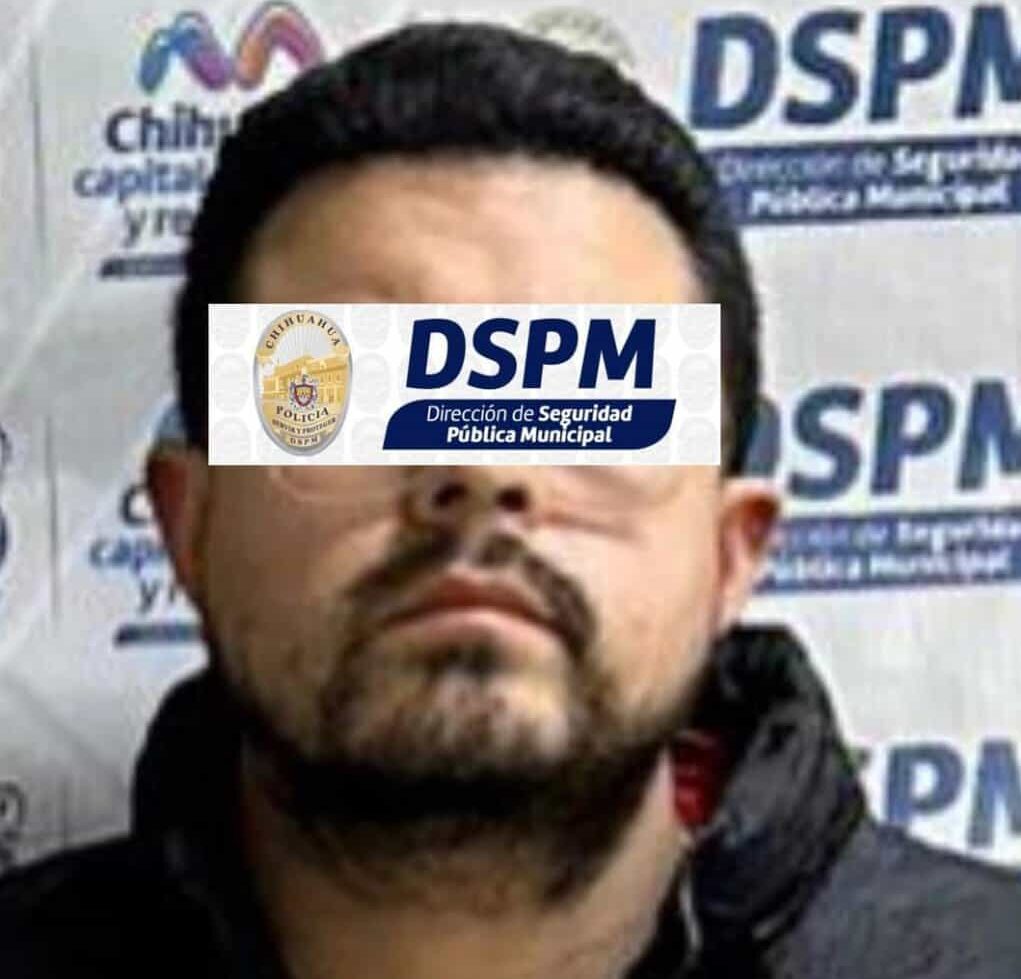 Aseguran policías municipales a vendedor de drogas en la zona Centro