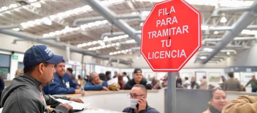 Anuncian costos para trámites de licencias en 2025