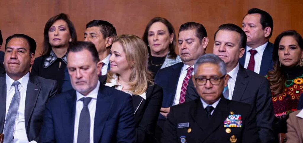 Maru Campos acude a ceremonia por el 108 Aniversario de la Constitución