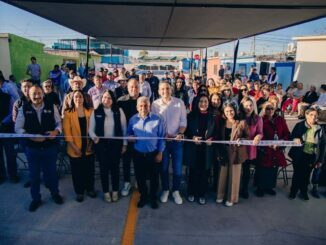 Entrega alcalde otras tres calles con pavimento hidráulico en la colonia Villa Nueva