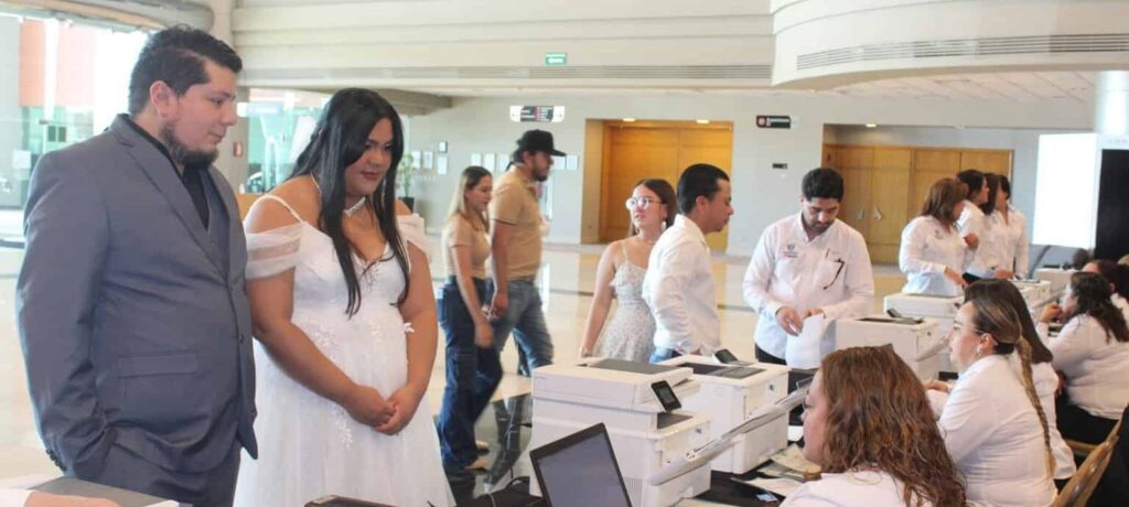 Se dan el “SÍ” 850 parejas en la capital del estado