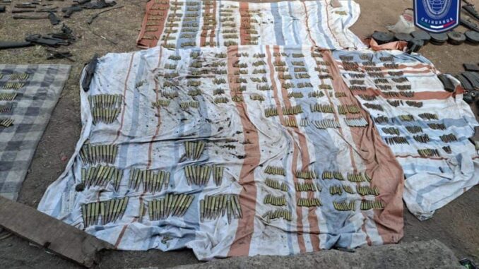 Abate Ejército Mexicano a dos hombres armados en enfrentamiento en zona serrana de Casas Grandes