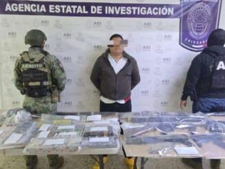 Capturan AEI y Ejército, a sujeto con casi 2 mil cartuchos, 9 armas largas y 32 cargadores, en la colonia CDP