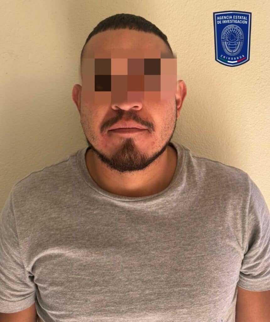 Notifica AEI orden de aprehensión a sujeto acusado de golpear a una mujer en Parral