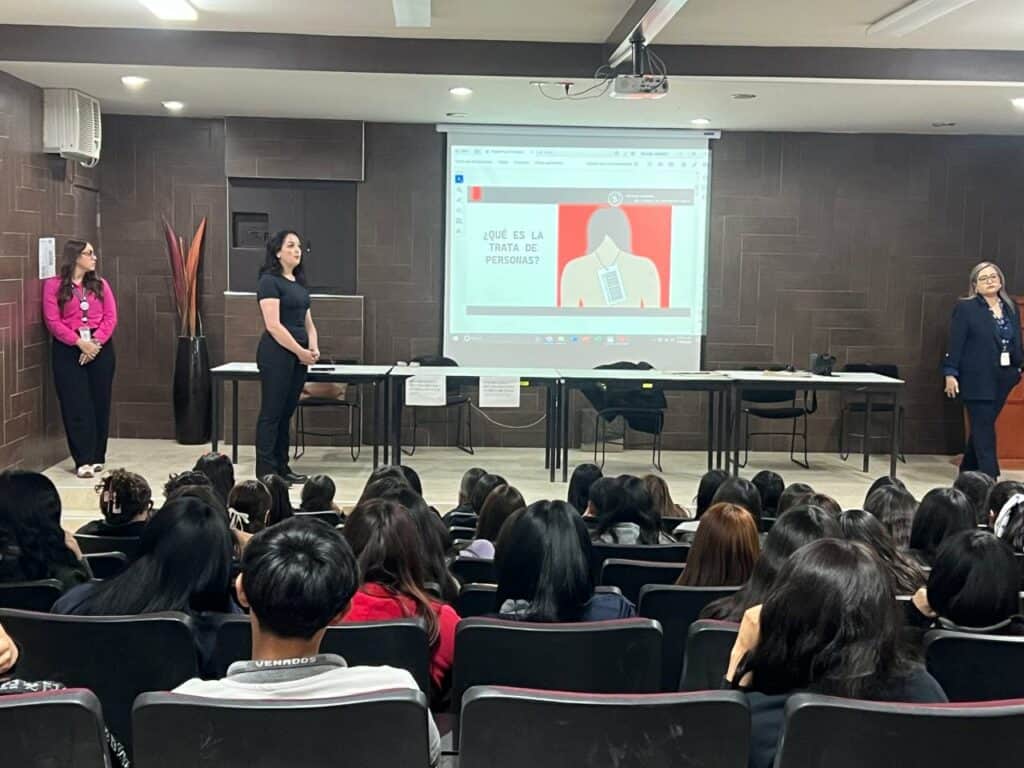 Busca FGE crear conciencia sobre la trata de personas entre estudiantes