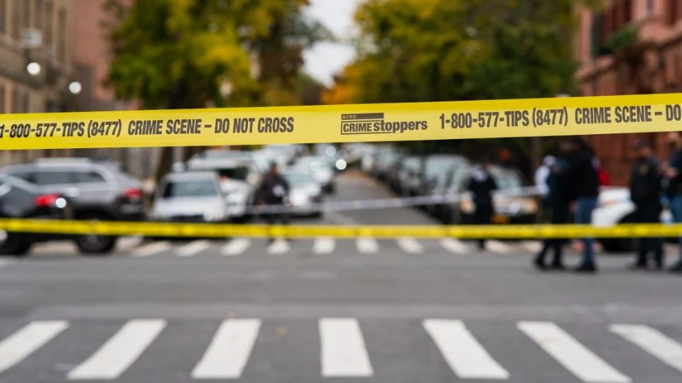 Tiroteo en oficina de licencias en Louisville deja tres muertos