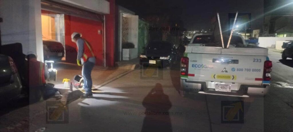 Choca al entrar a su cochera con medidor de gas y provoca fuga en la colonia Tierra y Libertad