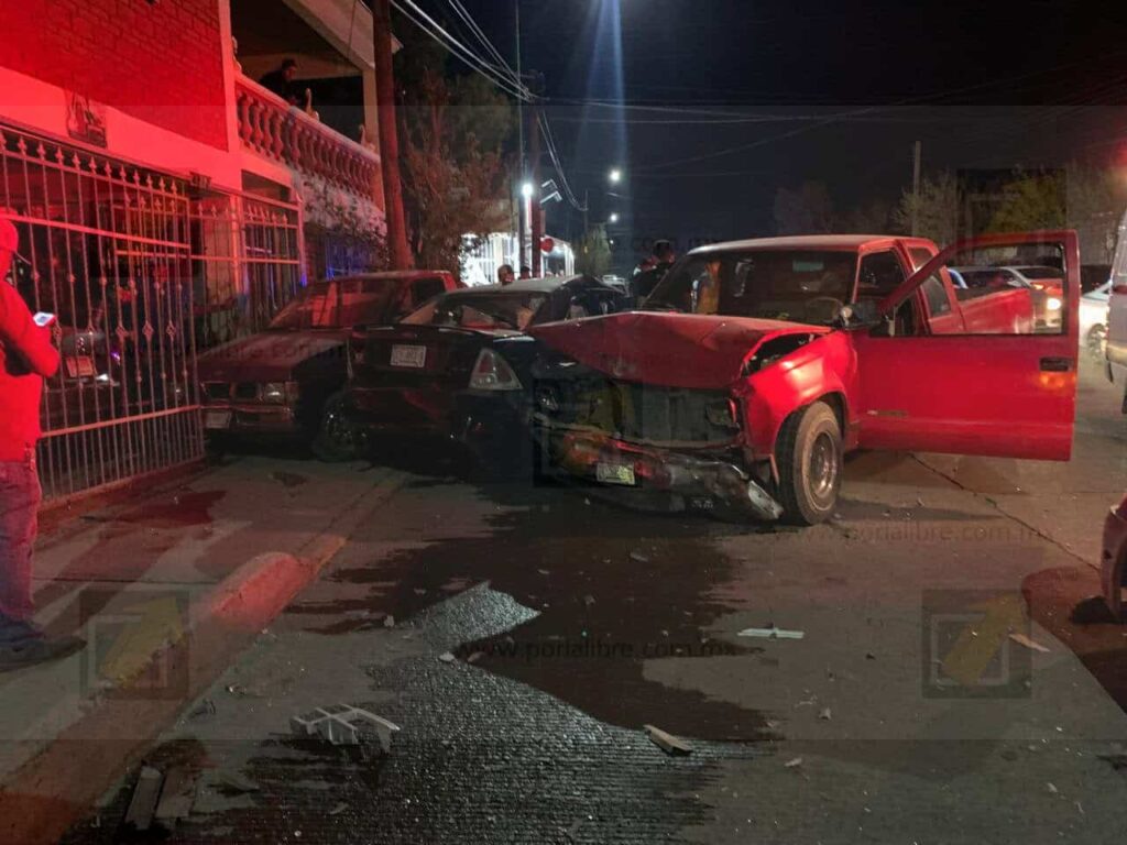 Fuerte choque múltiple en la Campesina deja dos lesionados y daños cuantiosos