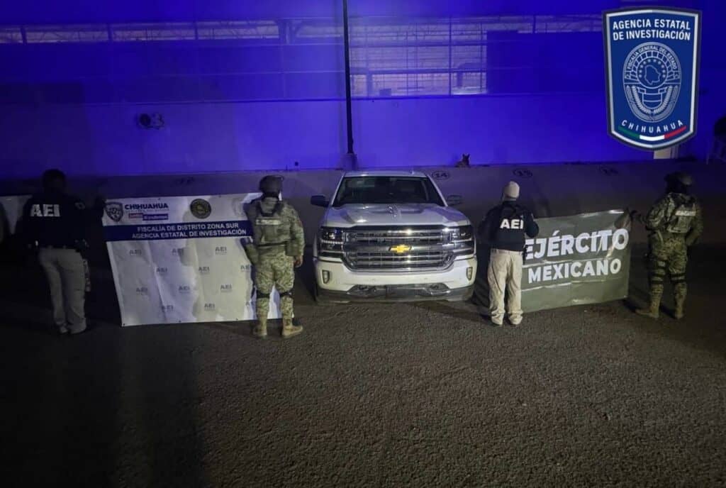 Recupera Operativo Conjunto pickup robada en carretera vía corta a Parral