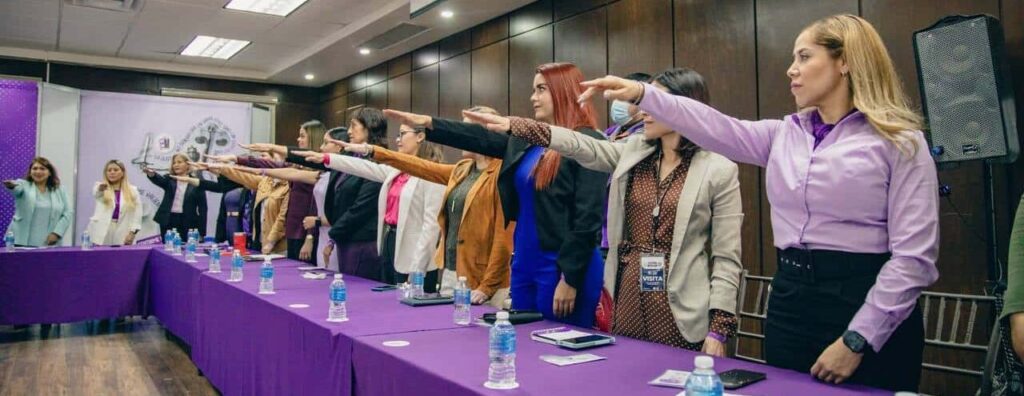 Alcalde Bonilla toma protesta a las integrantes del Gabinete Violeta