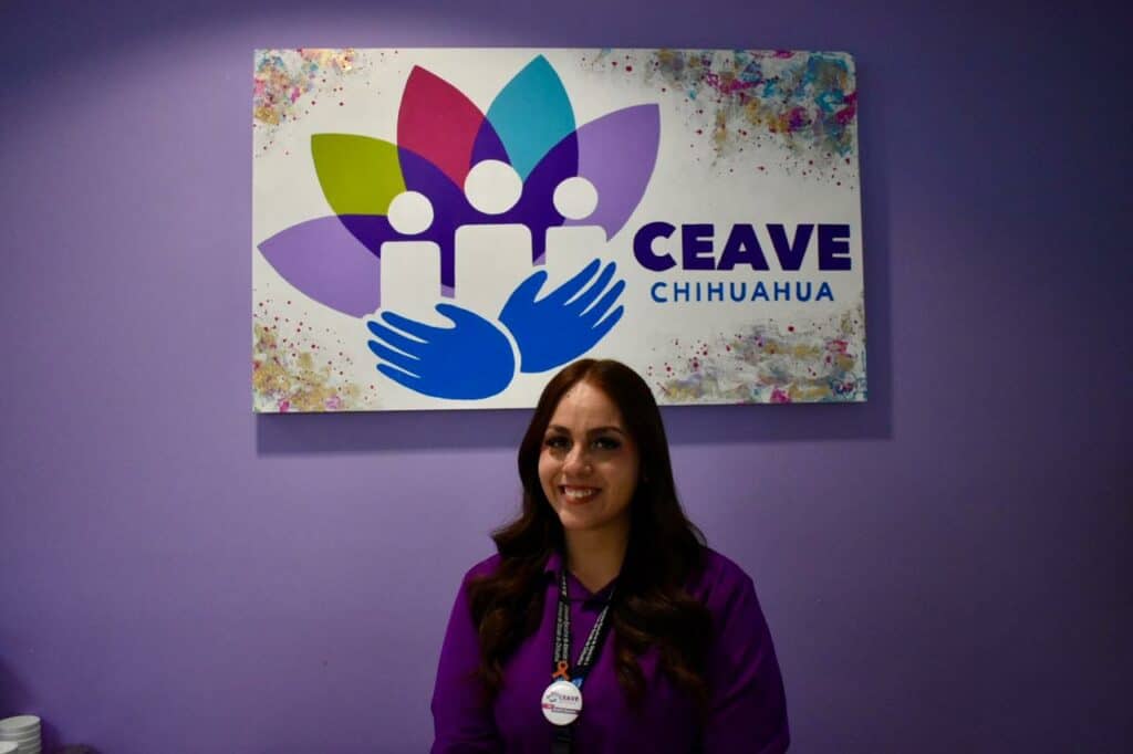 Brinda especialista de CEAVE contención en crisis a mujer que intentó suicidarse