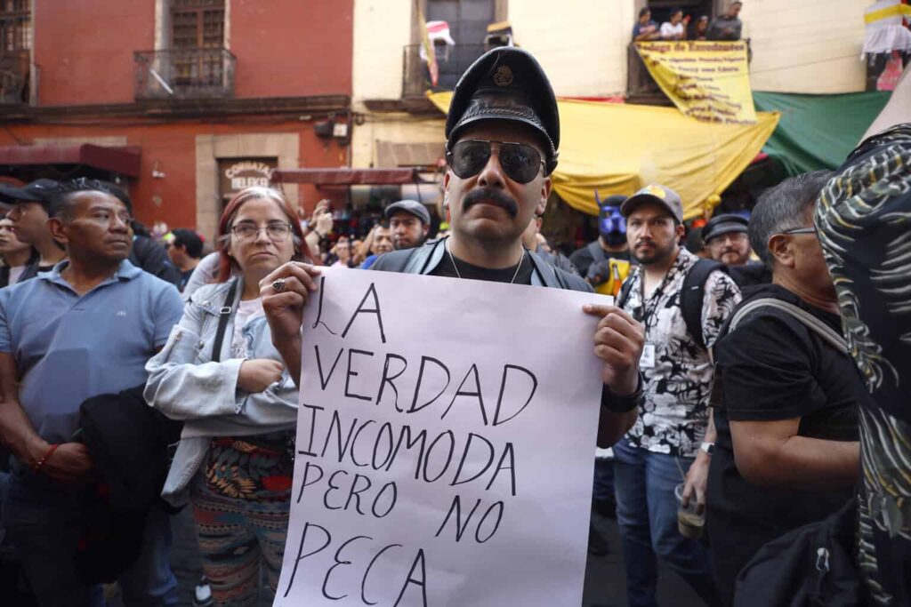 El artista Fabián Cháirez alerta por avance de grupos antiderechos en México