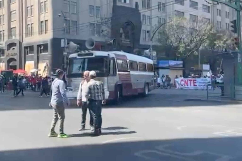 CNTE marcha en la CDMX contra reforma a la Ley del ISSSTE
