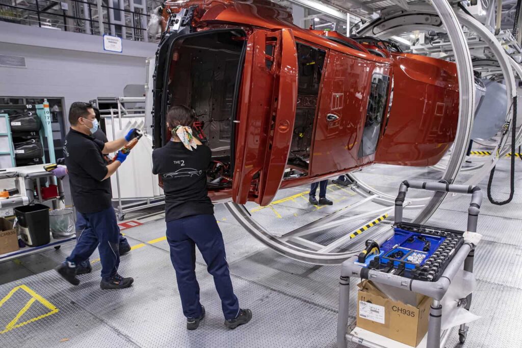 Producción de autos subió 0.4% y exportación cayó 11.36% en primer bimestre