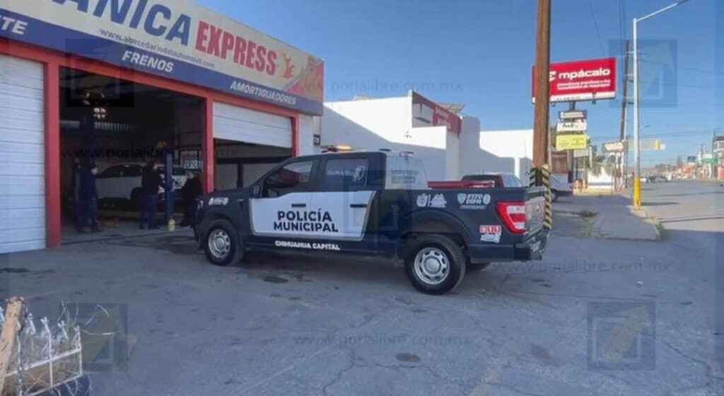 Roban autopartes y herramientas en taller mecánico de la avenida de las Américas