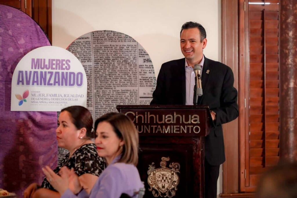 Reconoce Alcalde importancia de las mujeres para el desarrollo económico de la ciudad