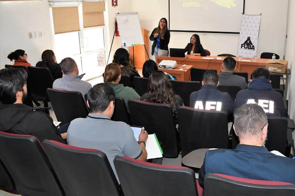 Se capacita personal operativo de Fiscalía Zona Centro en Maltrato Animal