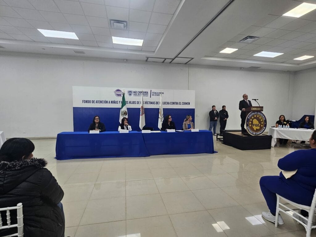 Entrega Fiscalía más de mil monederos electrónicos de FANVI a familias juarenses