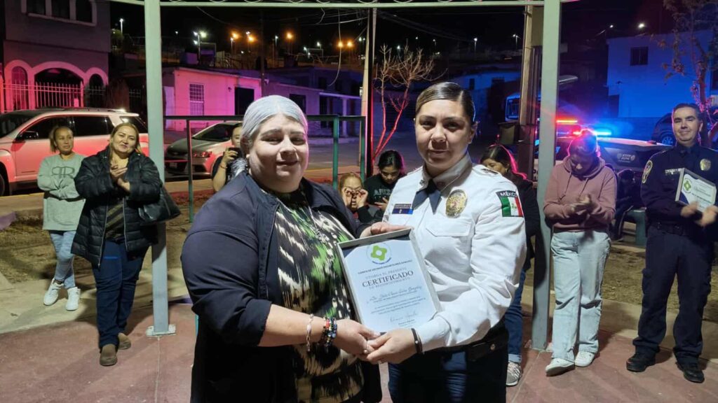 Reconocen vecinos de colonia Oscar Flores trabajo de policías del Distrito Diana