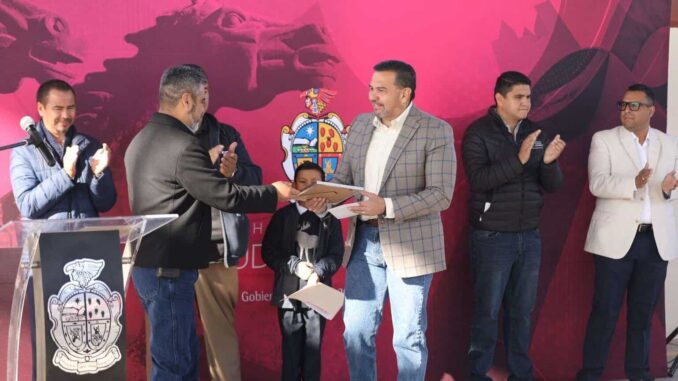 Entrega alcalde obras de rehabilitación de primaria Juan Álvarez