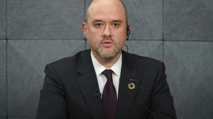 Mexicano Iván Espinosa, nuevo CEO de Nissan Motor en un momento crítico