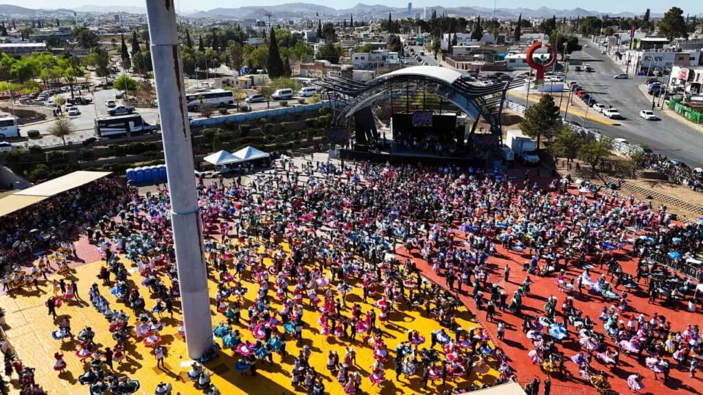 Rompe récord la capital por octava ocasión con 3 mil 368 bailarines en Polka Monumental 2025