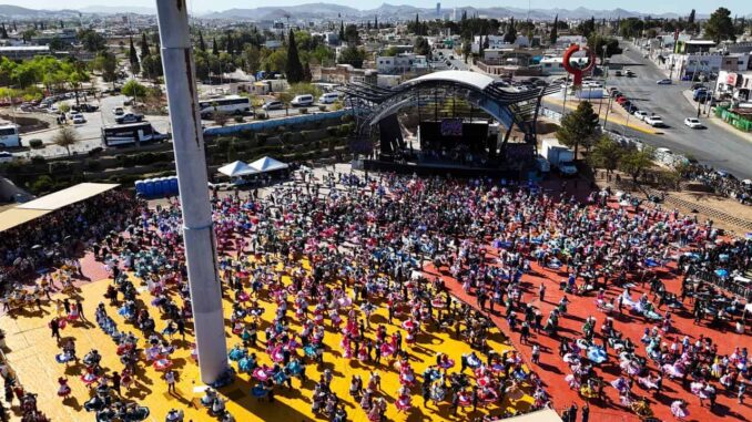 Rompe récord la capital por octava ocasión con 3 mil 368 bailarines en Polka Monumental 2025