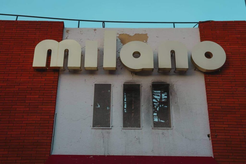 Sofocan bomberos en su totalidad incendio en local comercial de la calle Victoria