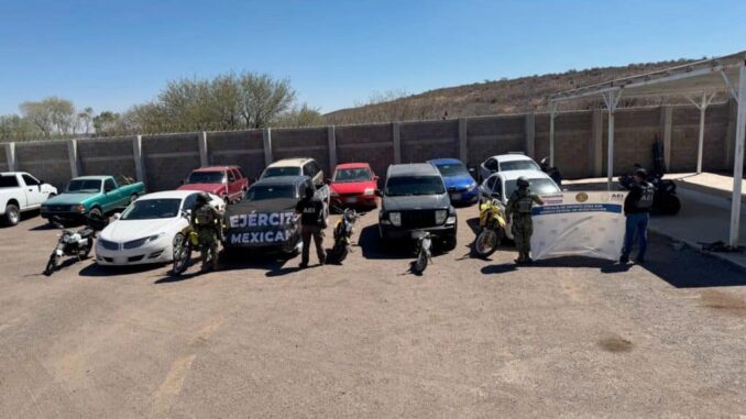 Aseguran AEI y SEDENA 10 vehículos y cinco motocicletas en la ciudad de Parral