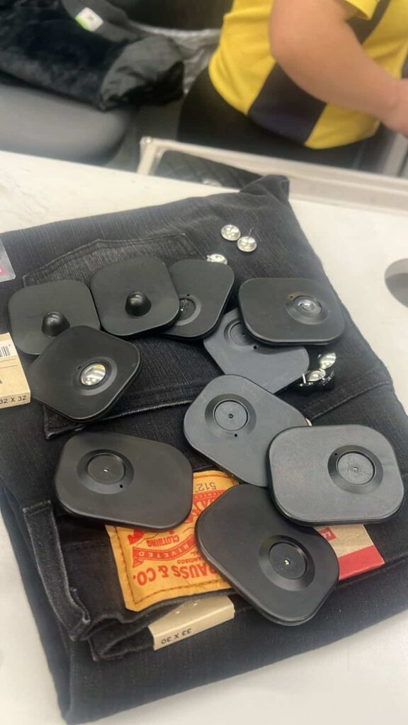 Investigan Robo a Tienda Coppel en la Zona Centro