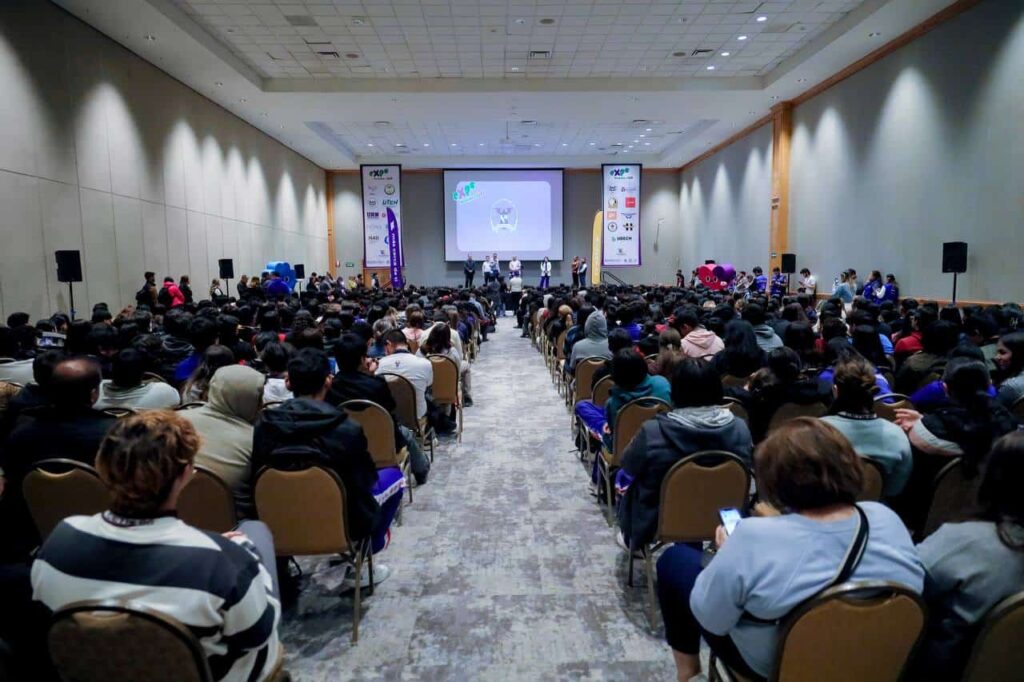 Cumplan sus sueños, decidan su futuro: Alcalde a jóvenes en Expo Vocación 2025