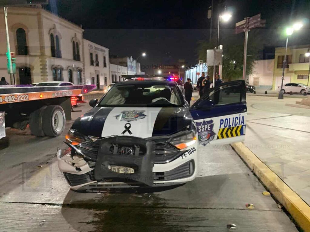 Choque frontal entre patrulla y conductor ebrio en Ocampo y Coronado