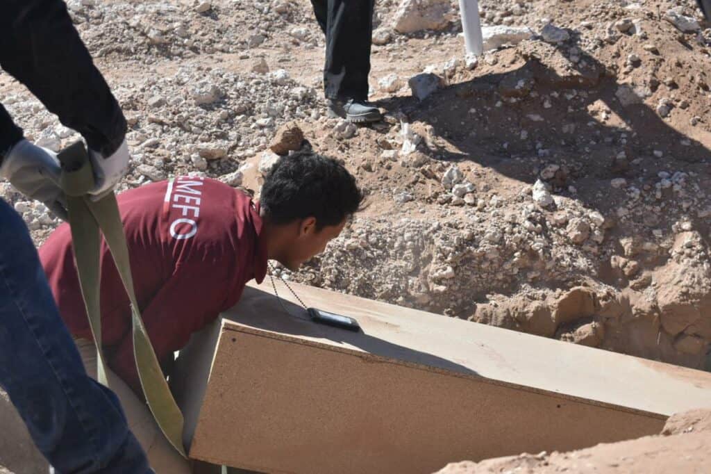 Inhuma FGE 56 cuerpos no identificados en la Zona Norte