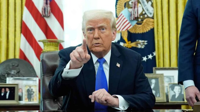 Trump mantiene imposición de aranceles en abril, pero contempla «flexibilidad»