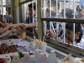 No habrá cierre de cooperativas escolares, solo una transición a alimentos saludables
