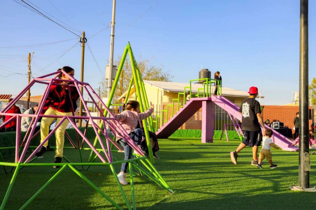 Entrega alcalde Bonilla parque recién remodelado a vecinos de la colonia Arturo Gámiz