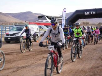 Participan cerca de 500 ciclistas en Novena Carrera del Peñón del Águila