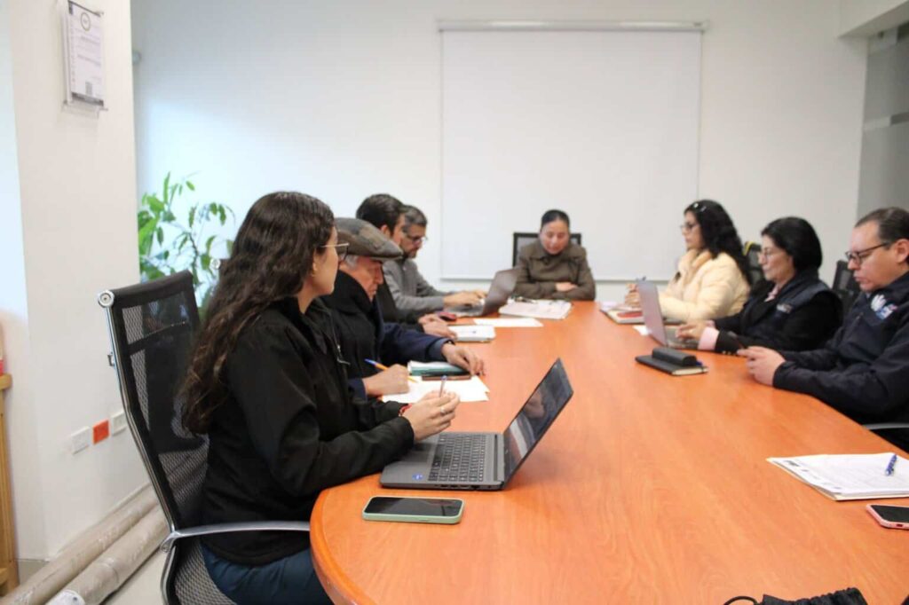 Vigilan ciudadanos más de 2 mil 700 millones pesos de contratos del Gobierno Municipal