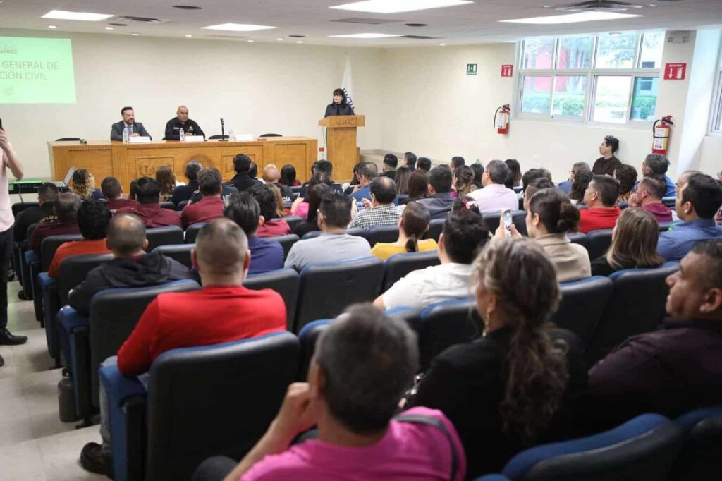 Capacitan a universitarios en respuesta ante emergencias