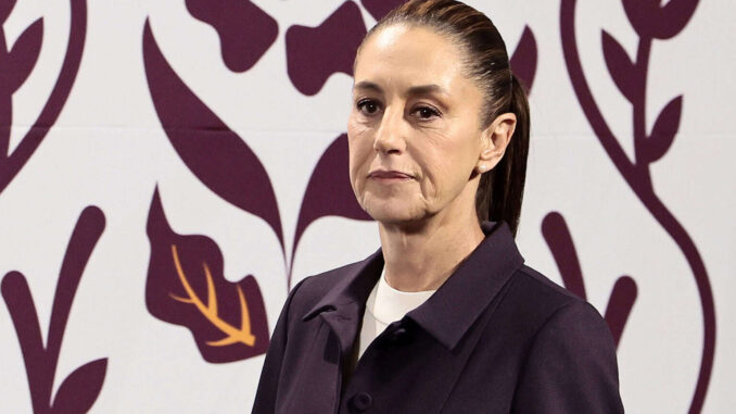 Sheinbaum celebra que la IA de X respondiera a Bukele que ella es la líder más popular