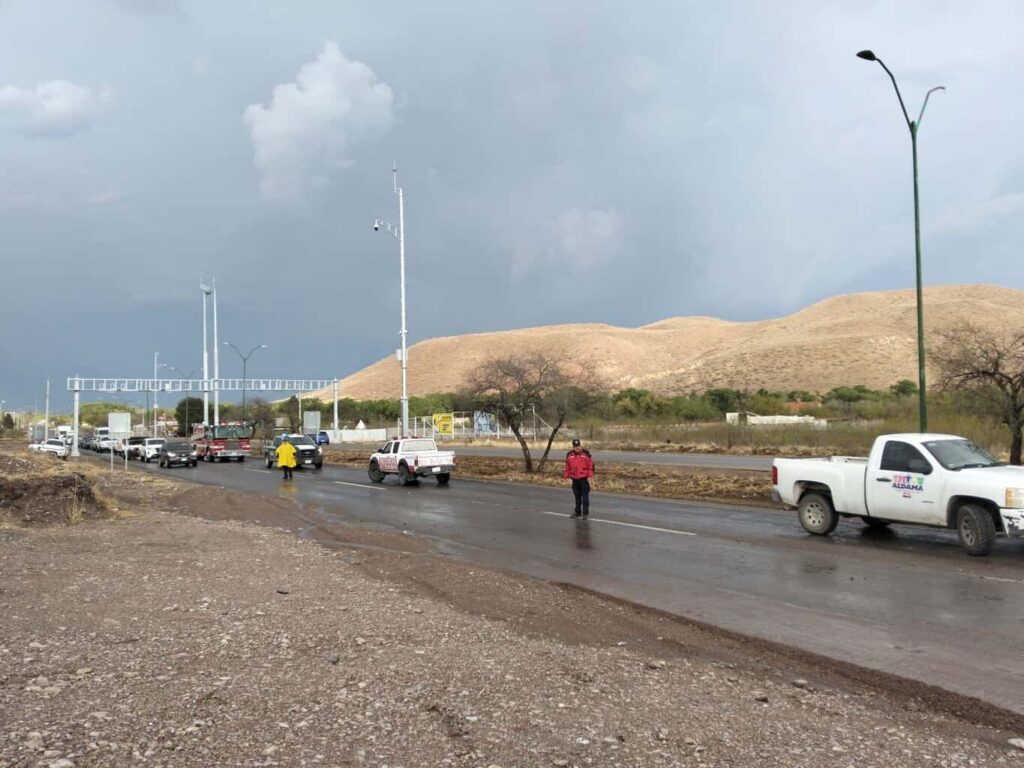 Cierran autoridades carretera Chihuahua-Aldama por deslave