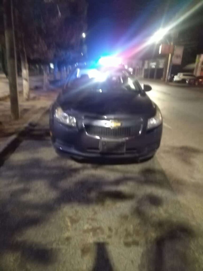 Cliente se lleva auto de taller sin pagar reparación en el fraccionamiento San Antonio