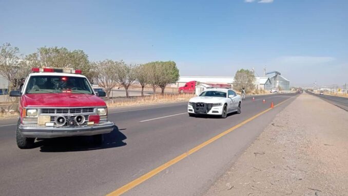 Cierran dos tramos carreteros por tolvaneras y caída de señalamiento