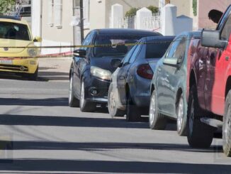 Hallan cuerpo en vehículo con reporte de robo en la zona centro