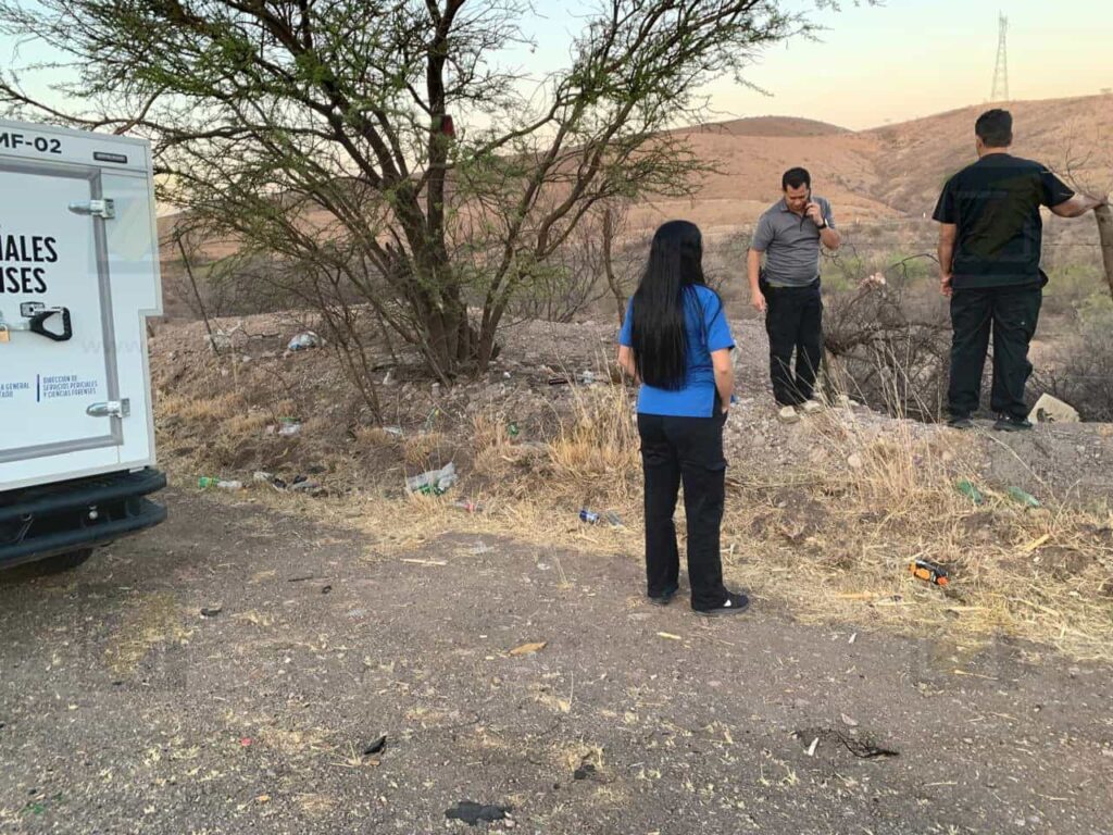 Hallan cuerpo en descomposición bajo un puente de la carretera a Cuauhtémoc