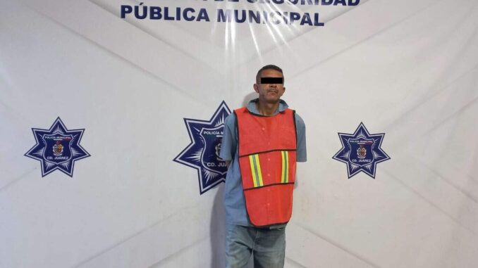 Tenía un cadáver en la sala de su casa; lo detienen